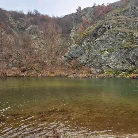 Βίλα доброво