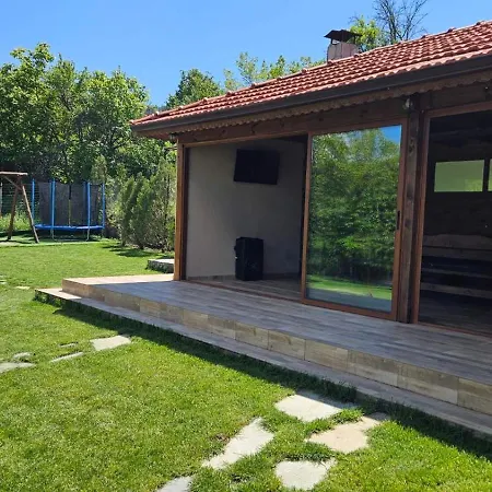 Βίλα доброво