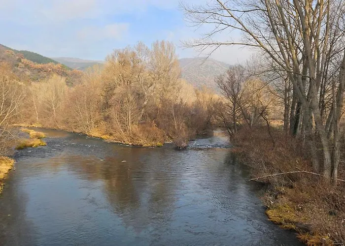 Villa доброво Dobrovo