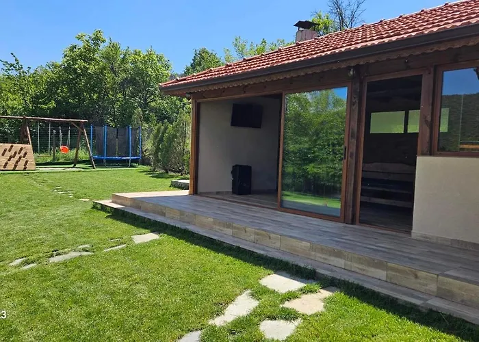 Villa доброво